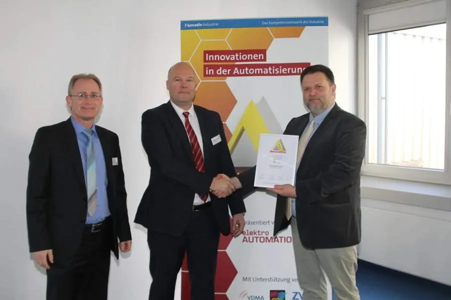 Übergabe der Urkunde für den 2. Platz beim AUTOMATION AWARD 2017