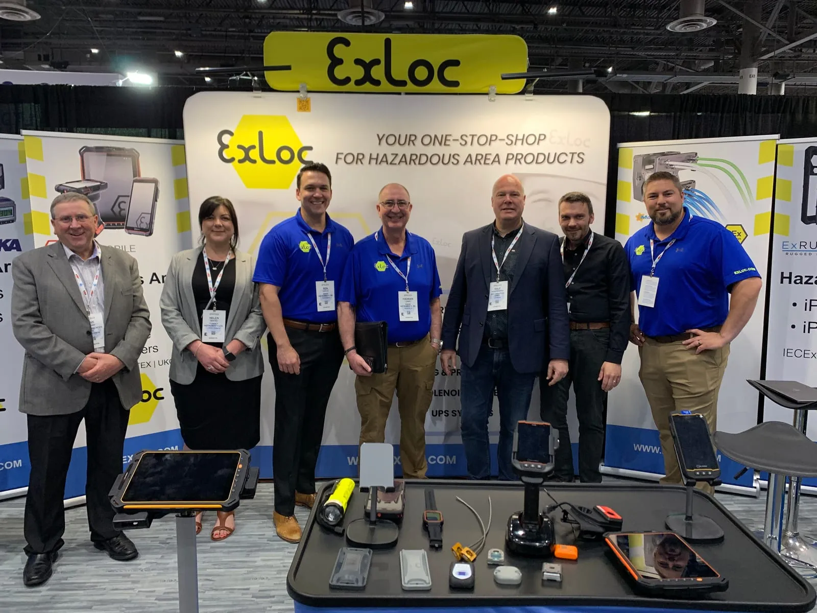 Das Team von Exloc US am Messestand auf der Offshore-Messe in Houston